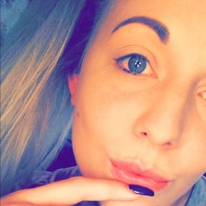 Meet your Posher, Lana